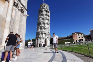 Piza: Wycieczka z przewodnikiem z opcjonalnymi biletami na wieżę