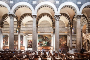 Piza: Wycieczka z przewodnikiem z opcjonalnymi biletami na wieżę