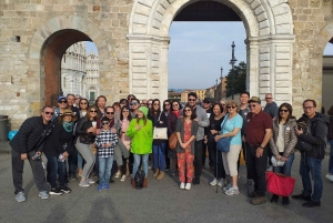 From Florence: Day Trip Pisa, Siena & San Gimignano w/Lunch