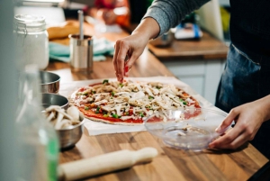 Clase de elaboración de pizza y helado en Florencia
