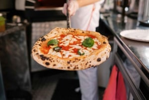 Clase de elaboración de pizza y helado en Florencia