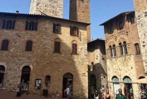 Florencia: Visita a San Gimignano + Degustación de Vinos y Queso Chianti