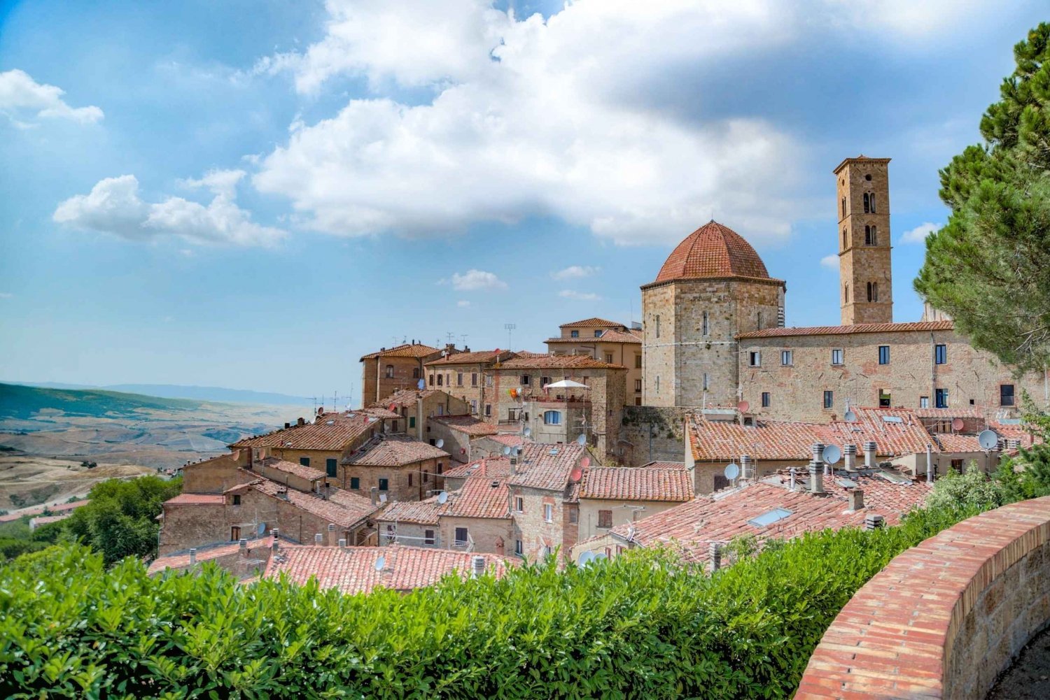San Gimignano i Volterra: prywatny transfer z Florencji