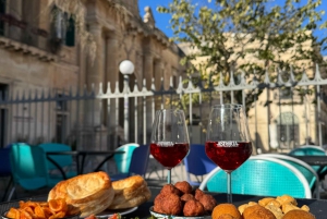 Comida callejera en Lecce: Tour guiado a pie con comida y vinos.