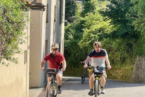 E-Bike-Tour bei Sonnenuntergang durch die toskanischen und florentinischen Hügel mit Verkostung