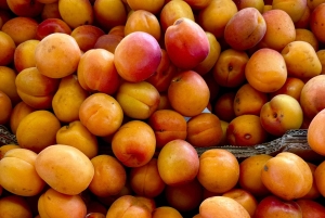 Tour Sant’Ambrogio Market Like a Local & Tuscan Tastings