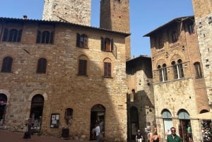 Tuscany: San Gimignano & Lunch and tasting in Chianti Winery