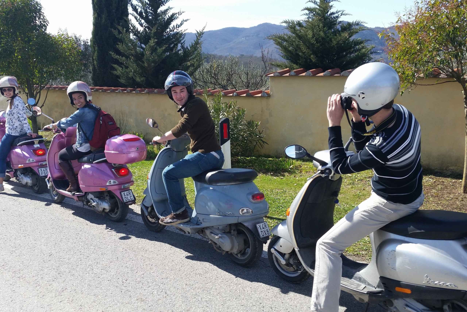 Toskana: Vespa Tour mit traditionellem Mittagessen