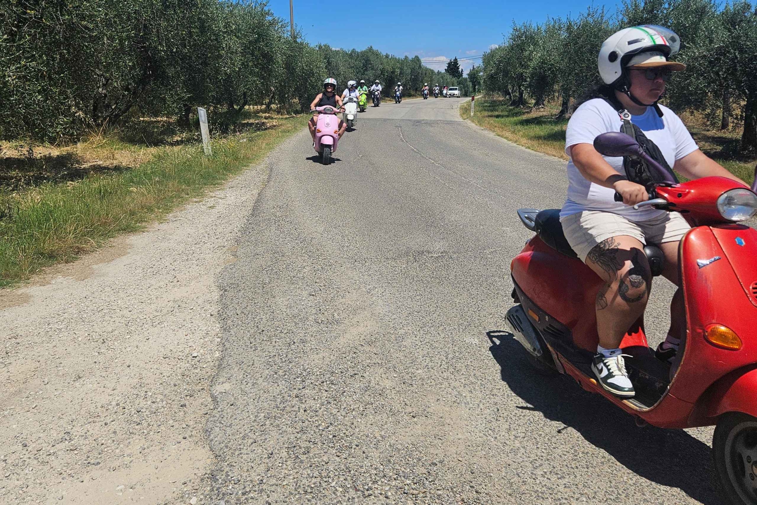 Toskana: Vespa Tour mit traditionellem Mittagessen