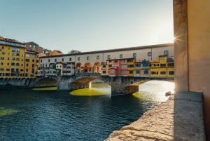 Tusmørkefornøjelser: Toskansk middag og e-bådskrydstogt på Arno