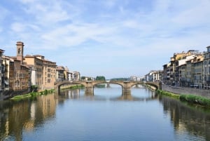 Tusmørkefornøjelser: Toskansk middag og e-bådskrydstogt på Arno