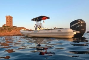 Agay: Guided snorkeling trip by boat in the Calanques of the Estérel