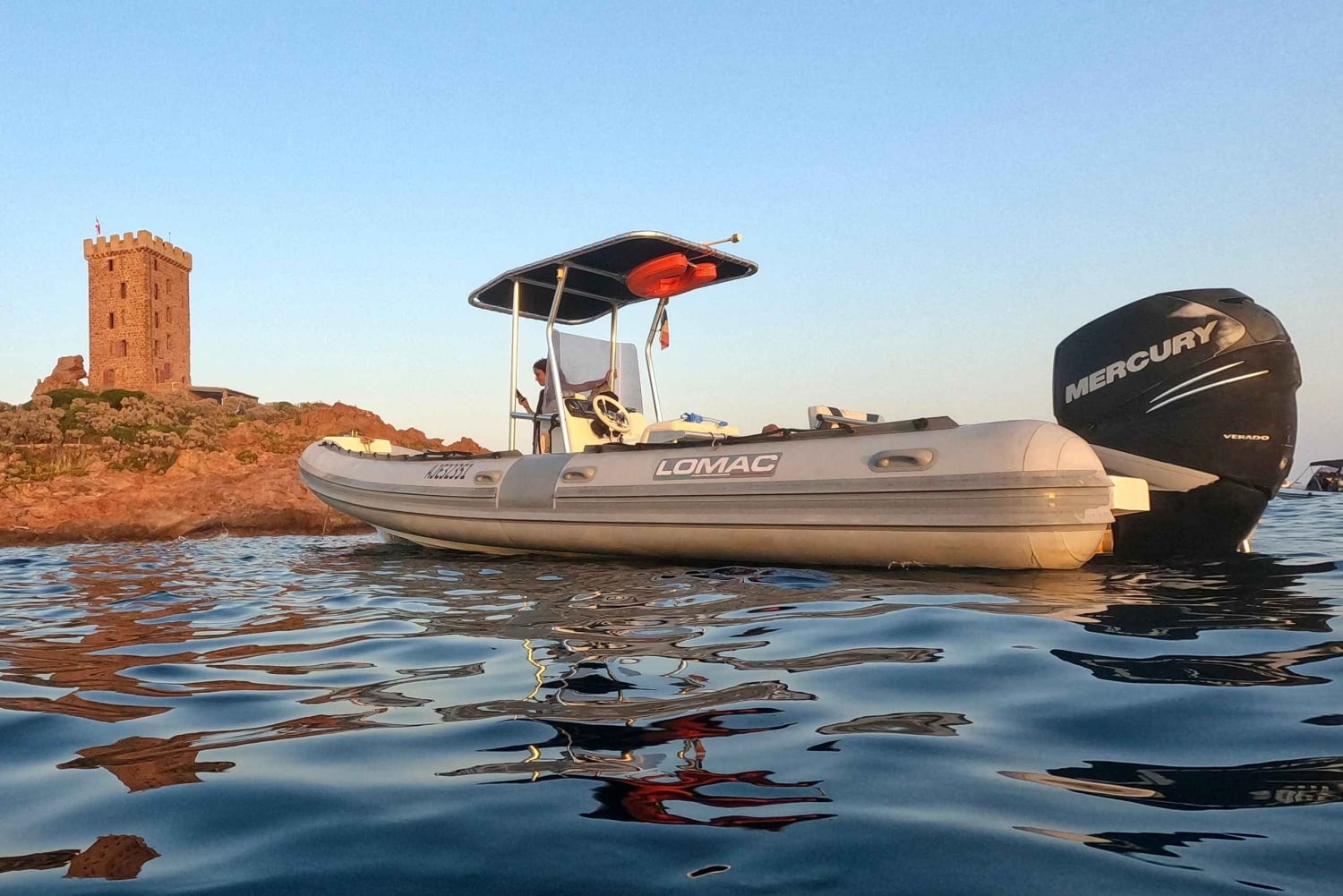 Agay : Randonnée palmée guidée en bateau dans les calanques de l’Estérel