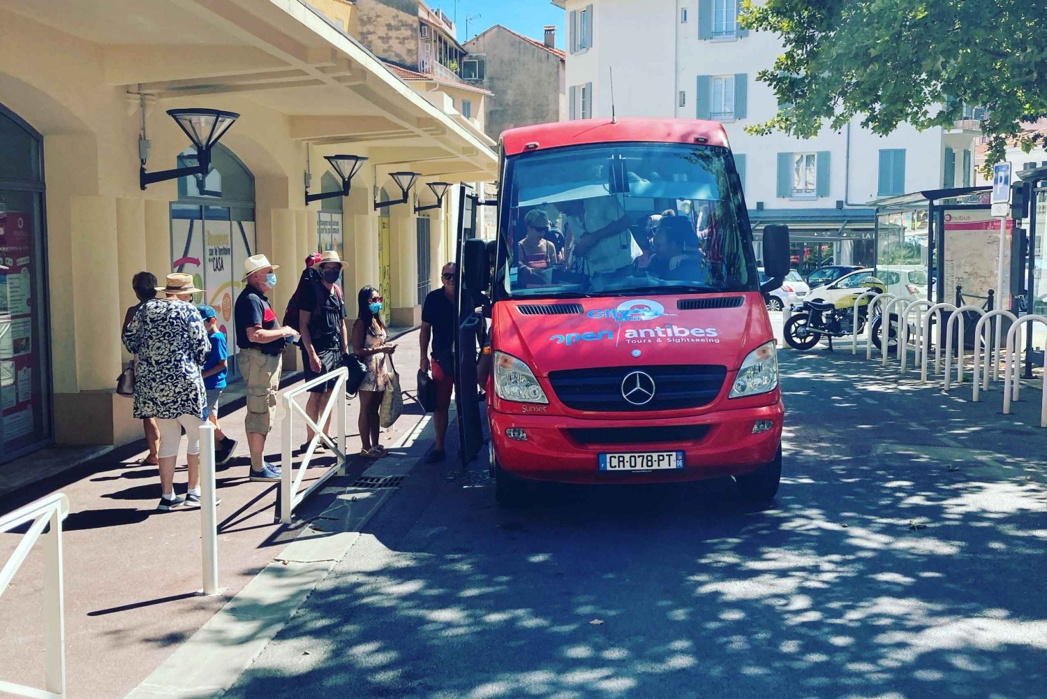 Antibes: 1 or 2-Day Hop-on Hop-off Sightseeing Bus Tour