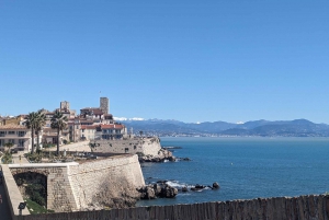 Antibes: Tour a pie de 2 horas por el casco antiguo