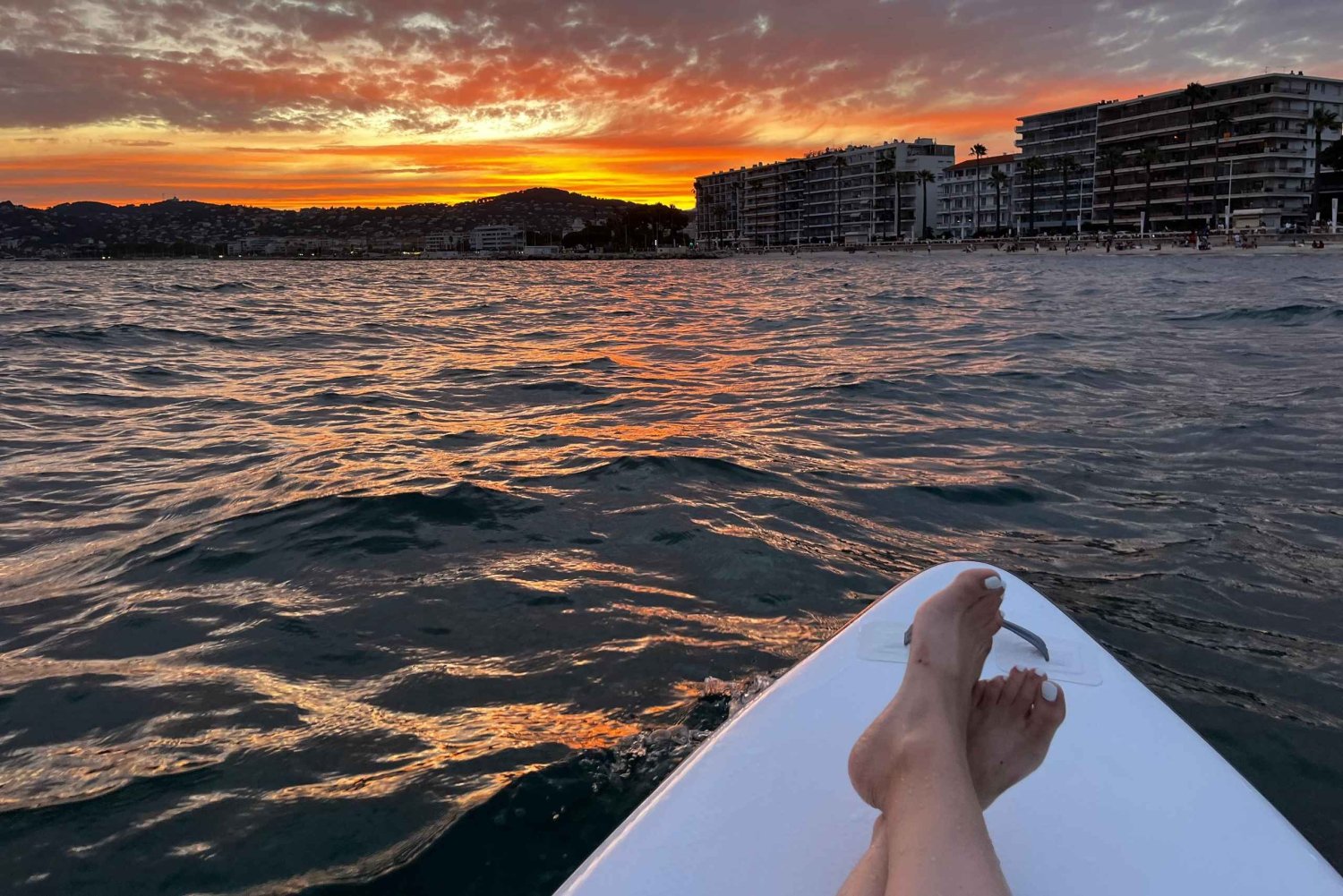 アンティーブ:2人乗りパドルボードレンタル(写真・動画撮影付き)