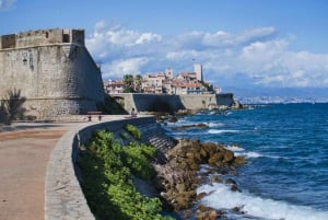 Antibes: Express Walk with a Local in 60 minutes