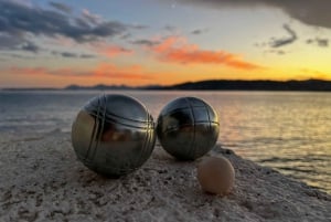 Antibes: Spill pétanque ved sjøen med en engasjert vert