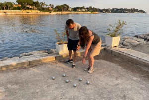 Antibes : Play Pétanque by the sea with a passionate host