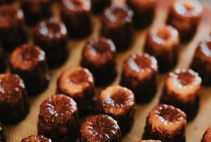 Aperitive guided cruise « Wine and Canelé »