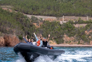 Cannes: 2h30 Excursión Náutica Esterel Calanques