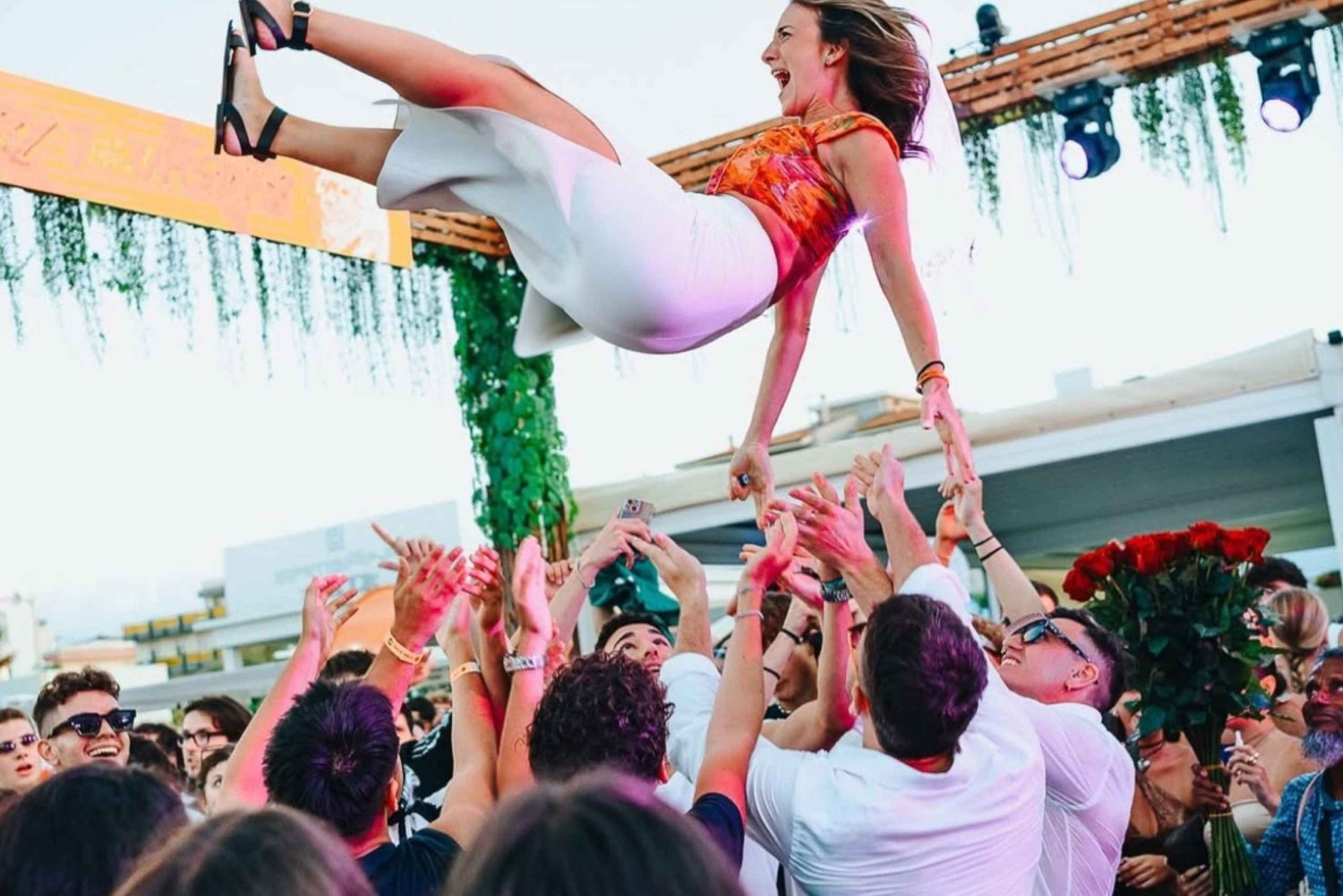 Cannes: Beach Party