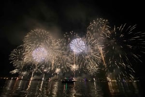 Cannes: Festival of Pyrotechnic Art Fyrverkeri fra vannet