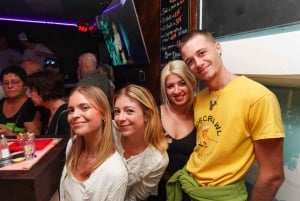 Cannes: Bar Crawl Madness 4 bar, giochi sfrenati e ingresso VIP in discoteca