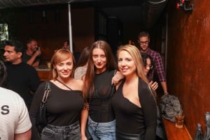 Cannes: Bar Crawl Madness 4 bar, giochi sfrenati e ingresso VIP in discoteca