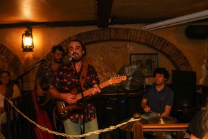 Cannes: Bar Crawl Madness 4 bar, giochi sfrenati e ingresso VIP in discoteca