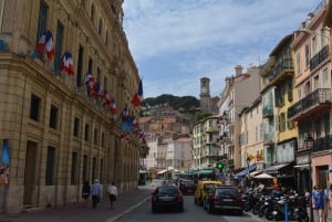 Cannes : Visite privée et exclusive de l'histoire avec un expert local