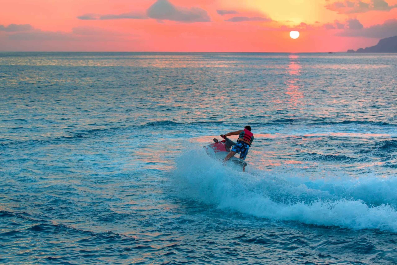 Cannes : excursion en jet ski au coucher du soleil vers les îles de Lérins
