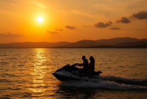 Cannes : excursion en jet ski au coucher du soleil vers les îles de Lérins