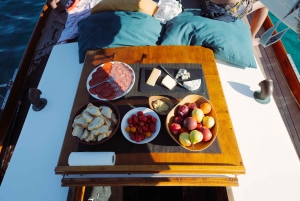 Voile en yacht classique à Cannes