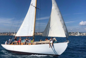 Voile en yacht classique à Cannes