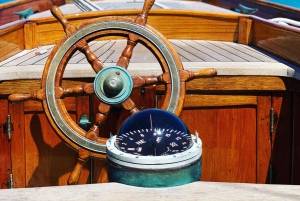 Voile en yacht classique à Cannes