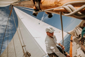 Voile en yacht classique à Cannes