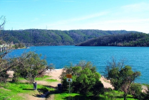 Landsbygd, medeltida by och sjö Privat guidad tur