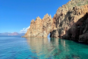 Croisière visite des Calanques de Piana Baignade en vedette