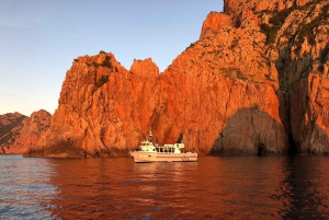 Croisière visite des Calanques de Piana Baignade en vedette