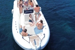 Discover the Îles d'Or in a brand new private boat for 14 people.