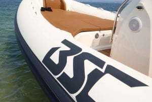 Odkrywanie Îles d'Or na nowej prywatnej łodzi dla 8 osób