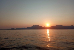 サントロペ発マキシカタマランでの花火の夜