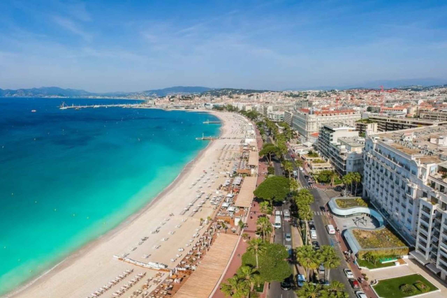 Z Cannes: Prywatny transfer w jedną stronę na lotnisko w Nicei