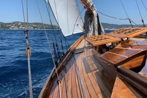 From Port Grimaud: Half-Day Classic Yacht Sailing Experience