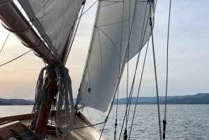 Desde Port Grimaud: experiencia de medio día en un yate clásico.