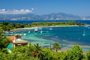 Golf-Juan: Kayaking adventure, picnic, and snorkeling at the Lérins Islands