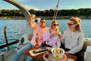 Golf Juan: Crociera in barca a vela al tramonto con aperitivo sull'isola