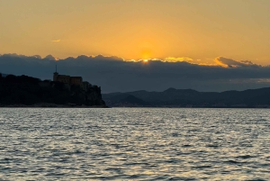 Golf Juan: Crociera in barca a vela al tramonto con aperitivo sull'isola
