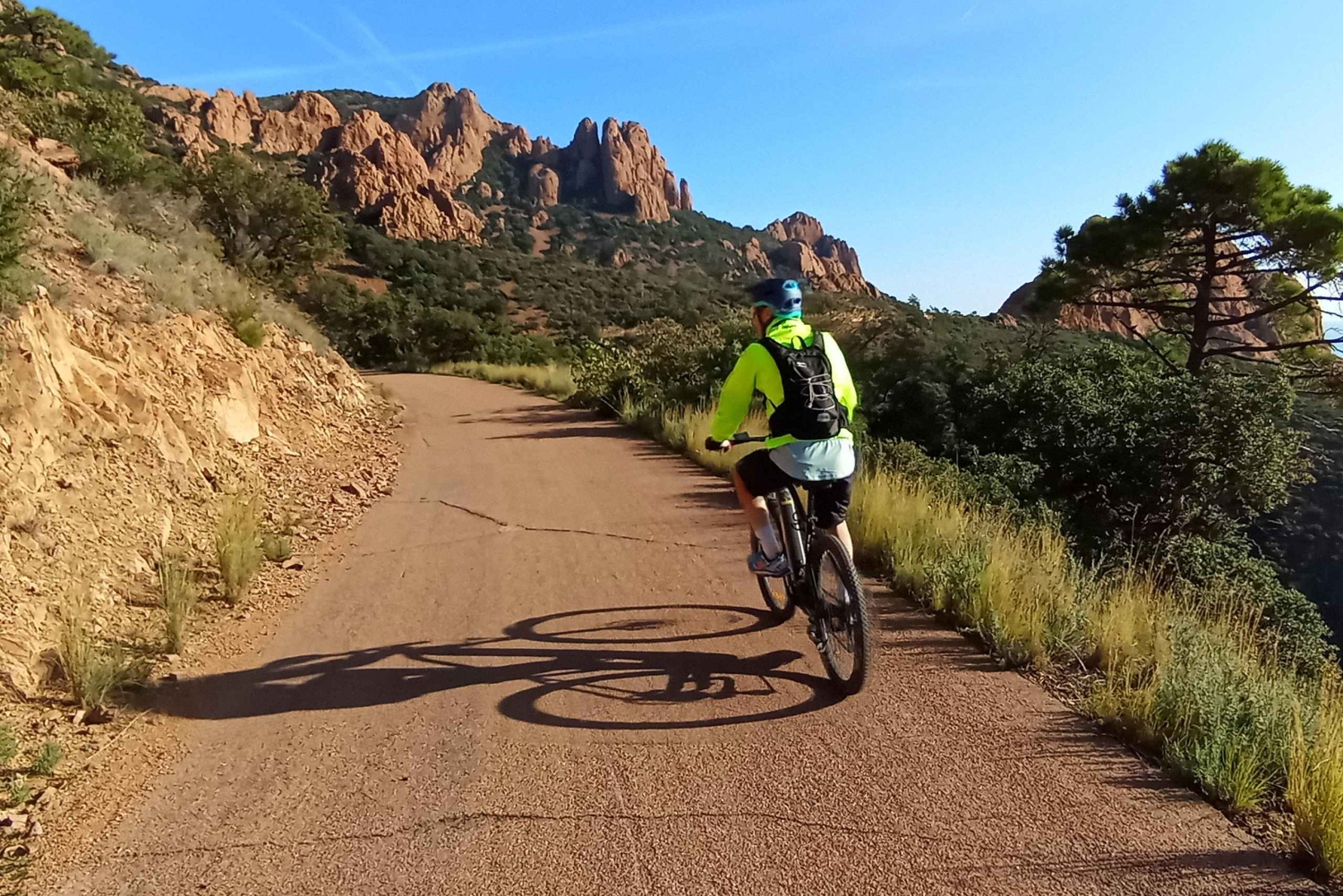 Visita guiada en bicicleta eléctrica de montaña por el macizo de Estérel.